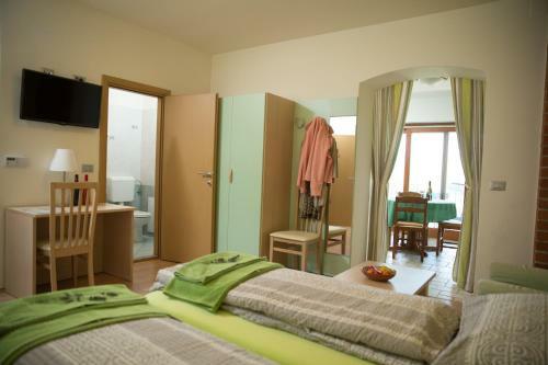 Zoi Apartments