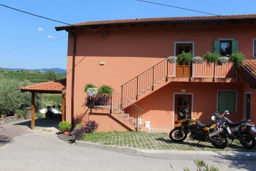 Zoi Apartments