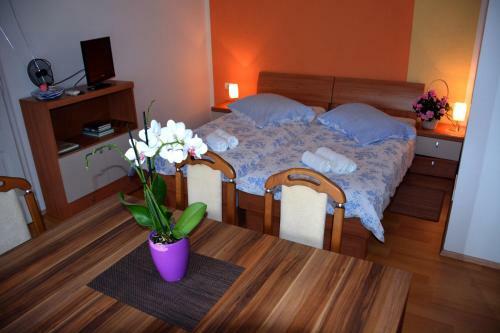 Bed & Breakfast Sobe Mici