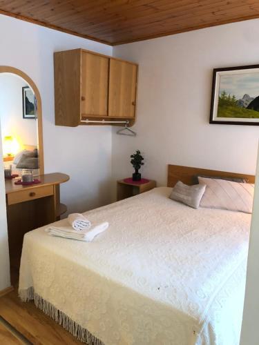 Hostal Encijan Apartments