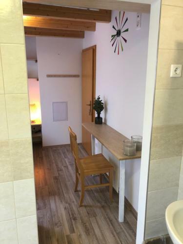 Hostal Encijan Apartments