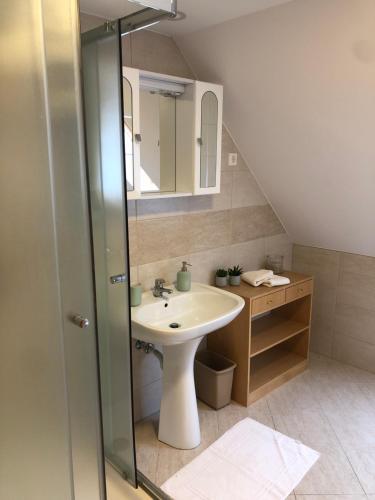 Hostal Encijan Apartments