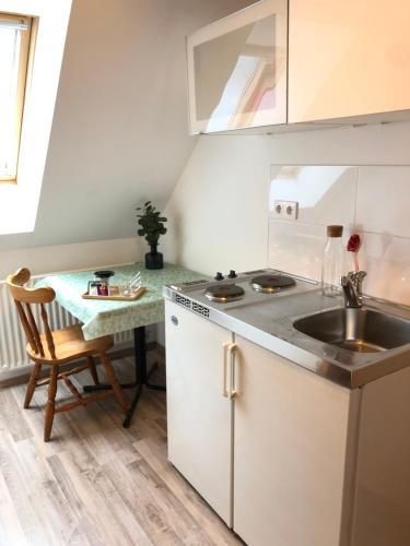 Hostal Encijan Apartments