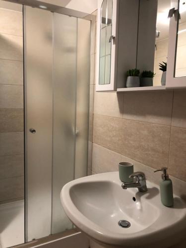 Hostal Encijan Apartments