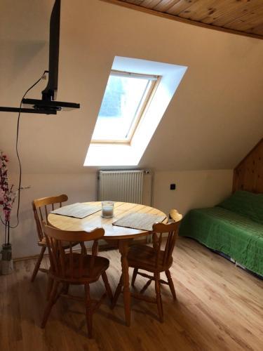 Hostal Encijan Apartments
