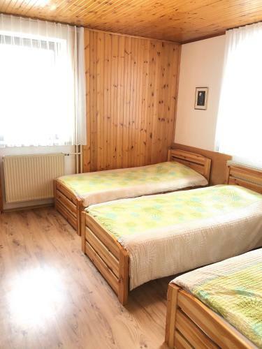 Hostal Encijan Apartments