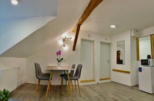 Hostal Lina Rooms
