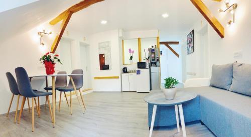 Hostal Lina Rooms