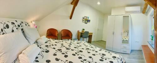 Hostal Lina Rooms