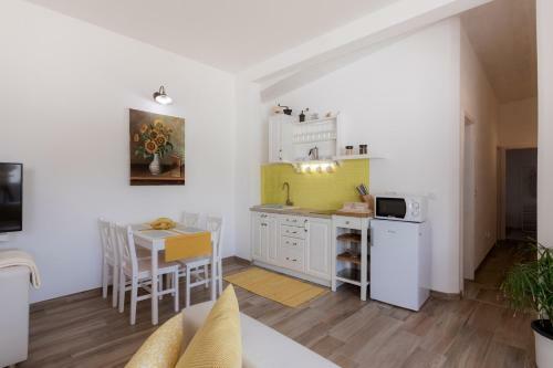 Sunny Apartment