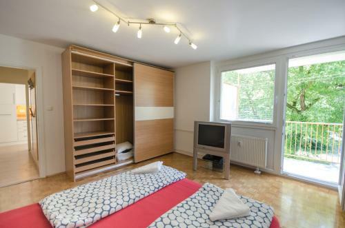 Apartment Near The Train Station
