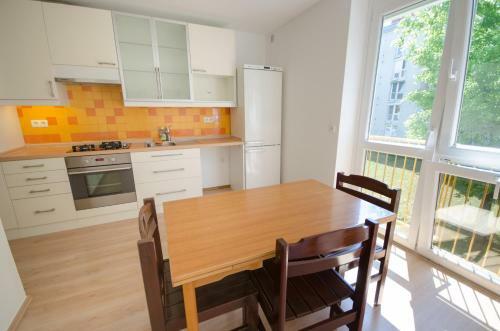 Apartment Near The Train Station