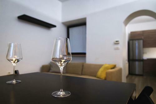 Pretty & Modern Apartment By The River