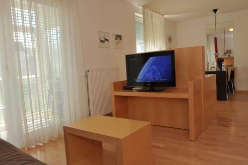 Apartment Bor Tour As