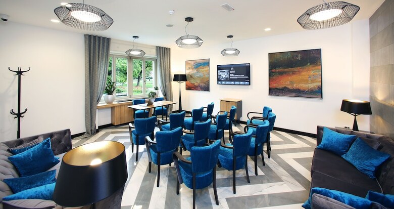 Urban Hotel