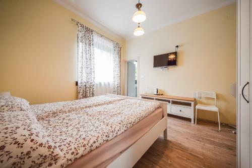 Hostal Apartments Maria
