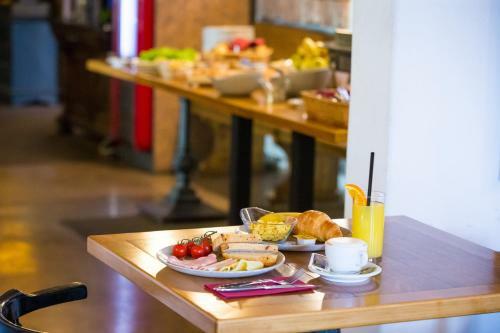 Bed & Breakfast De?ela Okusov