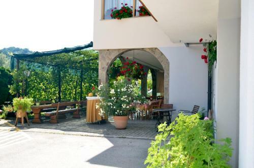 Hostal Guest House Gosti??e Jutri?a
