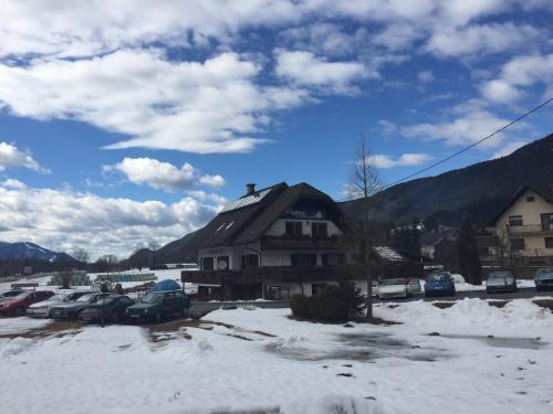 Hostal Gosti??e Uh- Planica