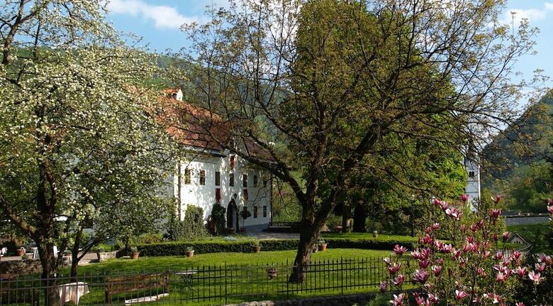 Hotel Kendov Dvorec