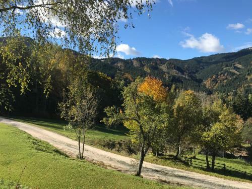 Apartamento Pension "das Tr�gern"