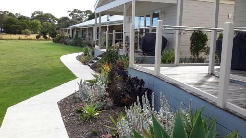 Bed & Breakfast Bass Coast Country Cottages