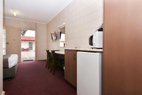Motel Poinsettia