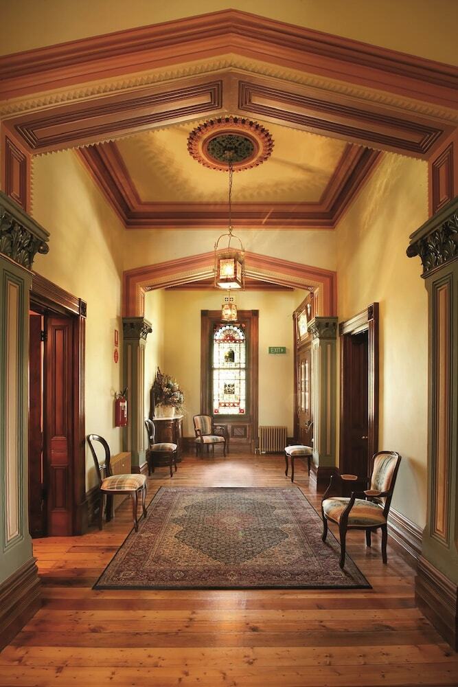 Hotel Cleveland Winery
