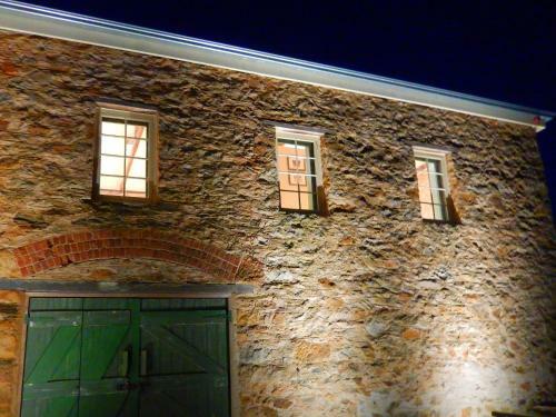 Bed & Breakfast Morialta Barns
