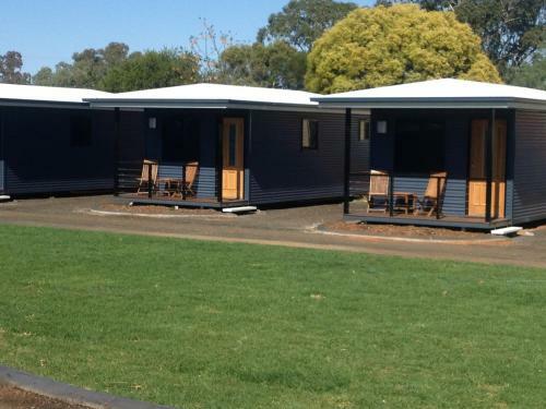 Pick A Box Motel