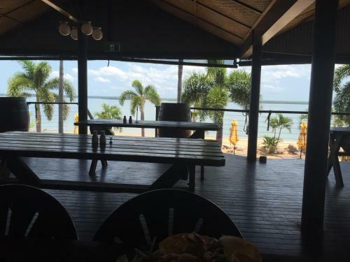 Hotel Crab Claw Island