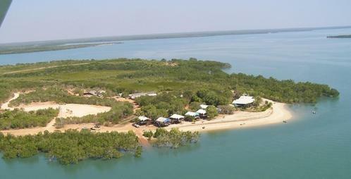 Hotel Crab Claw Island