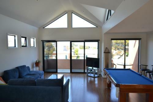 Fischer Torquay By Gold Star Stays