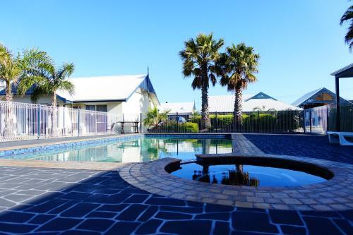 Torquay Tropicana Motel