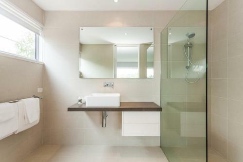 Beach & Golf Stays, Australia