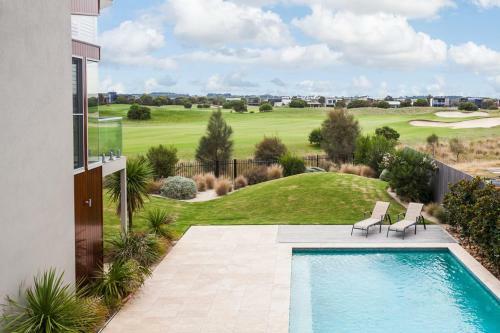 Beach & Golf Stays, Australia