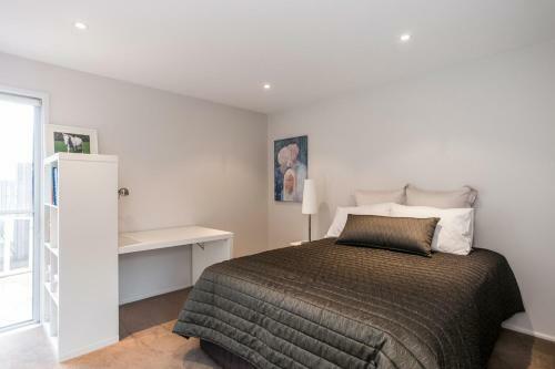 Beach & Golf Stays, Australia