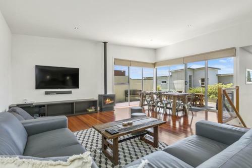 Beach & Golf Stays, Australia