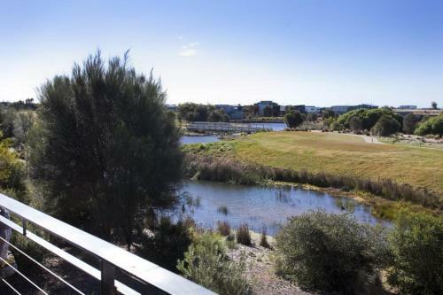 Beach & Golf Stays, Australia