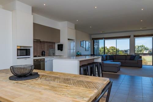 Villa 13 Shore Place