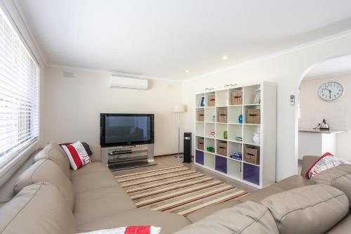 Torquay Retreats - Twentytwo Pride
