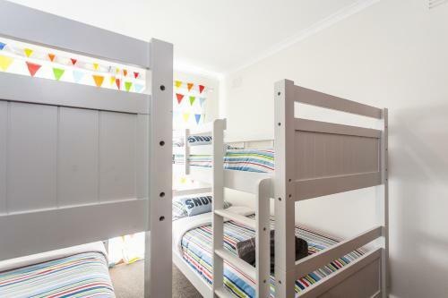 Torquay Retreats - Twentytwo Pride