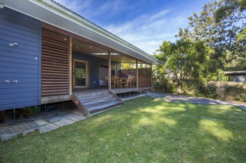 33 Bangalow - Narrawallee's Beautiful Bungalow