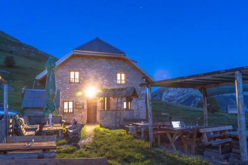 Hostal Guesthouse Letnja Basta