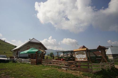 Hostal Guesthouse Letnja Basta