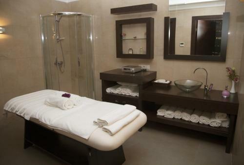 Shirvan Hotel & Spa