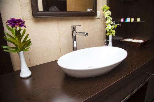 Shirvan Hotel & Spa