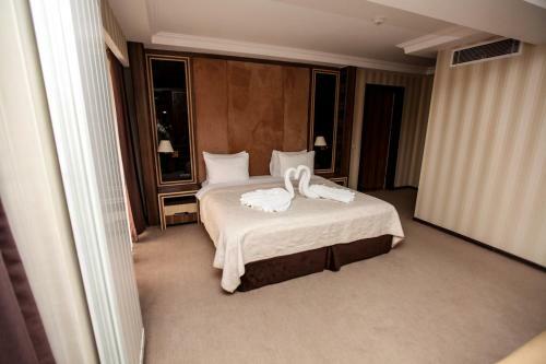 Shirvan Hotel & Spa
