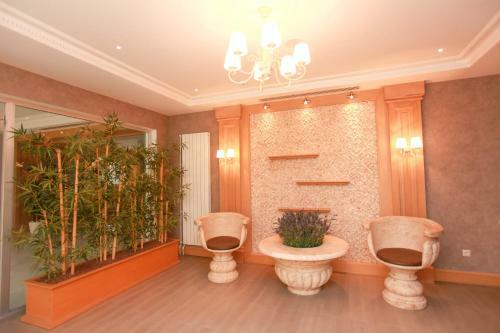 Shirvan Hotel & Spa