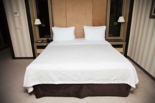 Shirvan Hotel & Spa